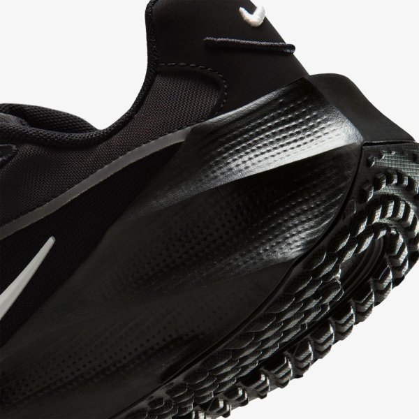 Жіночі кросівки NIKE WMNS AURA EDGE