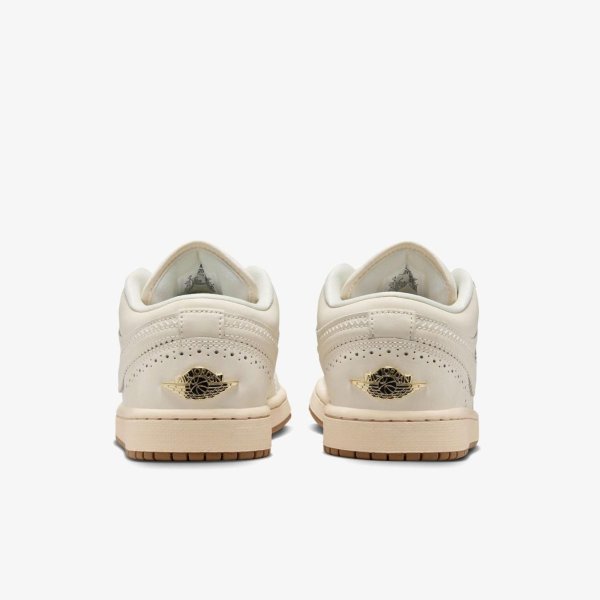 Женские кроссовки NIKE WMNS AIR JORDAN 1 LOW SE