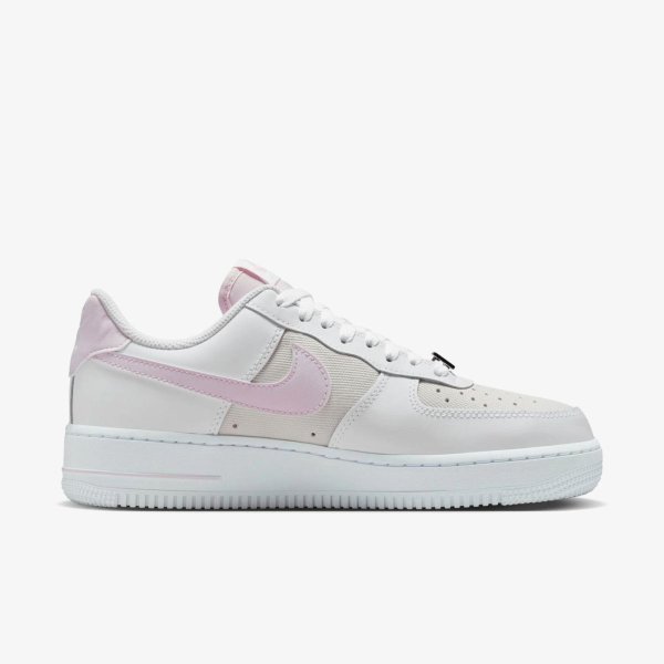 Женские кроссовки NIKE W AIR FORCE 1 '07 SE HRDWR