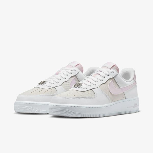 Женские кроссовки NIKE W AIR FORCE 1 '07 SE HRDWR