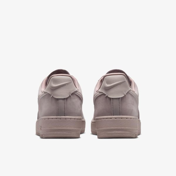 Женские кроссовки NIKE W AIR FORCE 1 RETRO PRM ESS