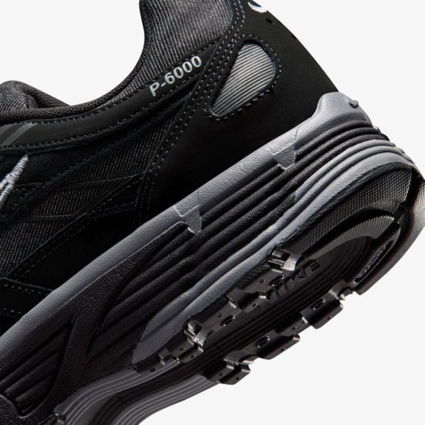 Чоловічі кросівки NIKE NIKE P-6000