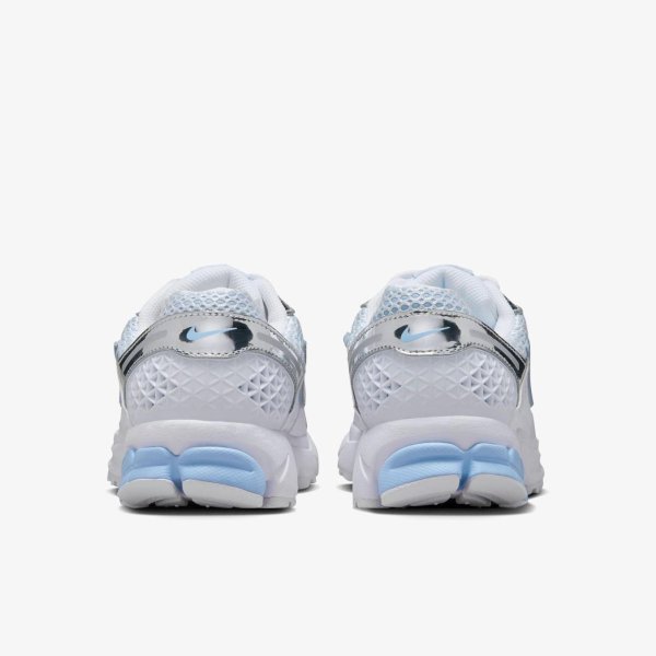 Женские кроссовки NIKE W NIKE ZOOM VOMERO 5 CHROME