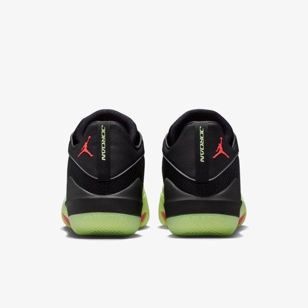 Чоловічі кросівки NIKE JORDAN TRIANGLE
