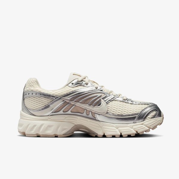 Женские кроссовки NIKE WMNS AIR MAX MOTO 2K PALE IVORY / METALLIC SILVER
