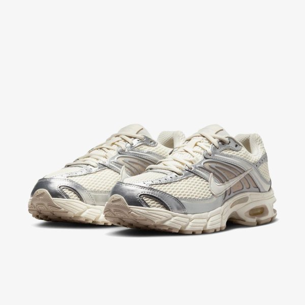 Женские кроссовки NIKE WMNS AIR MAX MOTO 2K PALE IVORY / METALLIC SILVER