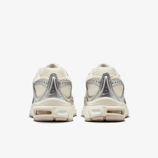 Женские кроссовки NIKE WMNS AIR MAX MOTO 2K PALE IVORY / METALLIC SILVER