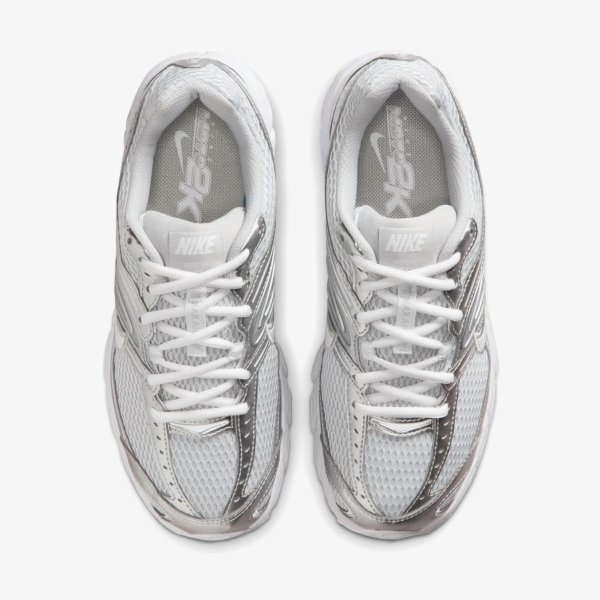 Женские кроссовки NIKE AIR MAX MOTO 2K