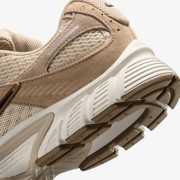 Чоловічі кросівки NIKE V5 RNR SUEDE 2