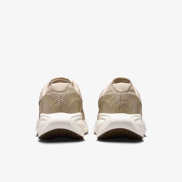 Чоловічі кросівки NIKE REVOLUTION 8