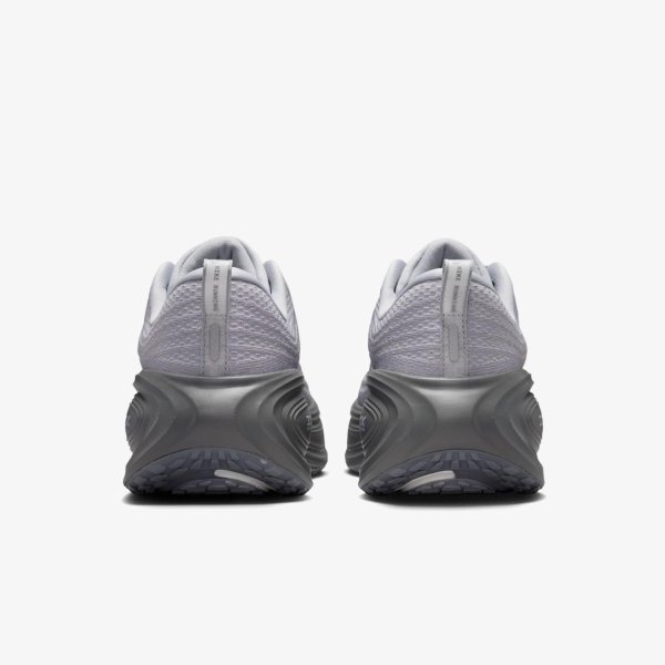 Чоловічі кросівки NIKE NIKE VOMERO PLUS