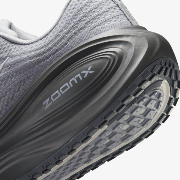 Чоловічі кросівки NIKE NIKE VOMERO PLUS