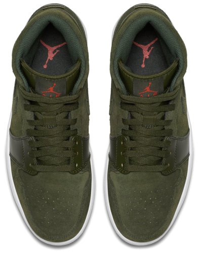 Кроссовки для баскетбола Nike AIR JORDAN 1 MID
