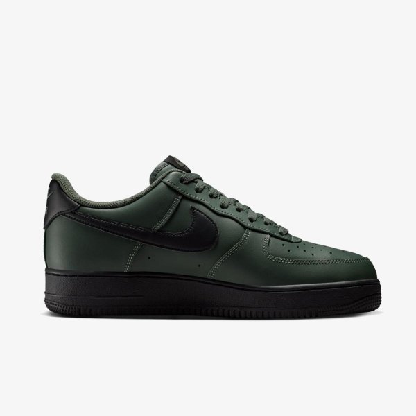 Чоловічі кросівки NIKE AIR FORCE 1 '07