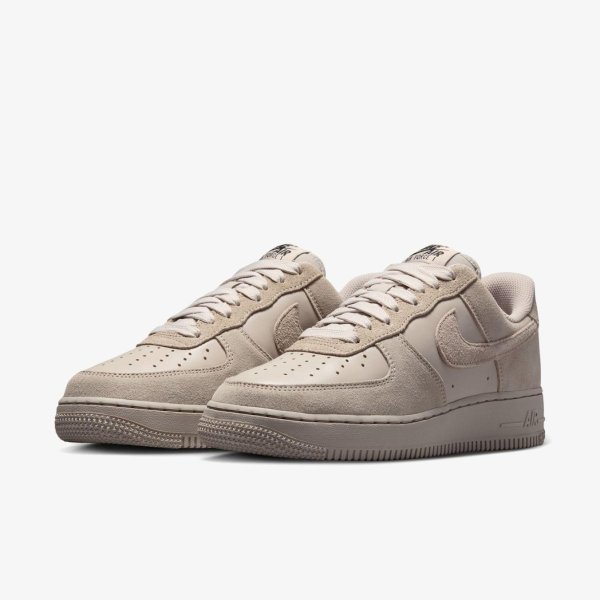 Женские кроссовки NIKE AIR FORCE 1 '07