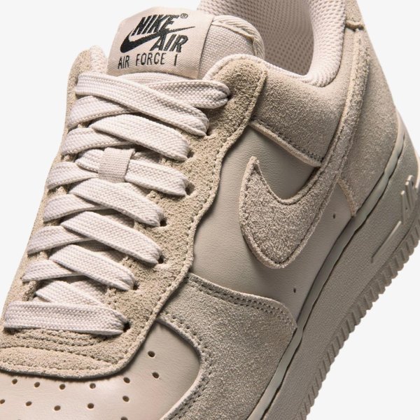 Женские кроссовки NIKE AIR FORCE 1 '07