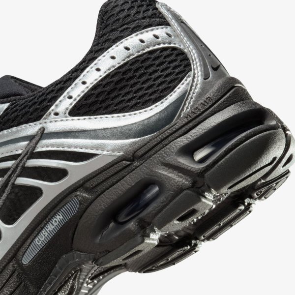 Жіночі кросівки NIKE WMNS AIR MAX MOTO 2K BLACK / METALLIC SILVER