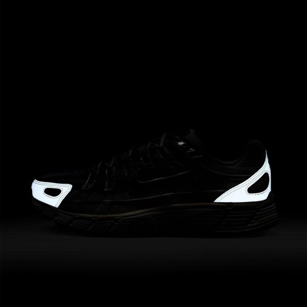 Жіночі кросівки NIKE WMNS NIKE P-6000