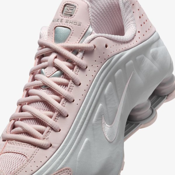 Жіночі кросівки NIKE SHOX R4
