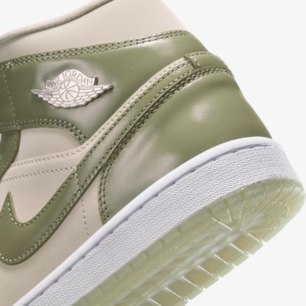 Жіночі кросівки WMNS AIR JORDAN 1 MID SE