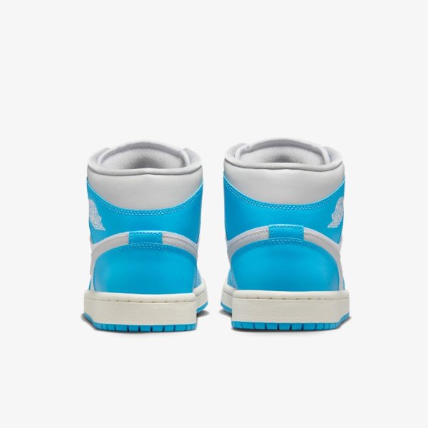 Женские кроссовки WMNS AIR JORDAN 1 MID