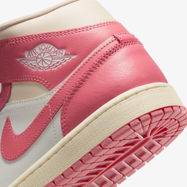 Жіночі кросівки AIR JORDAN 1 WMNS MID GUAVA ICE