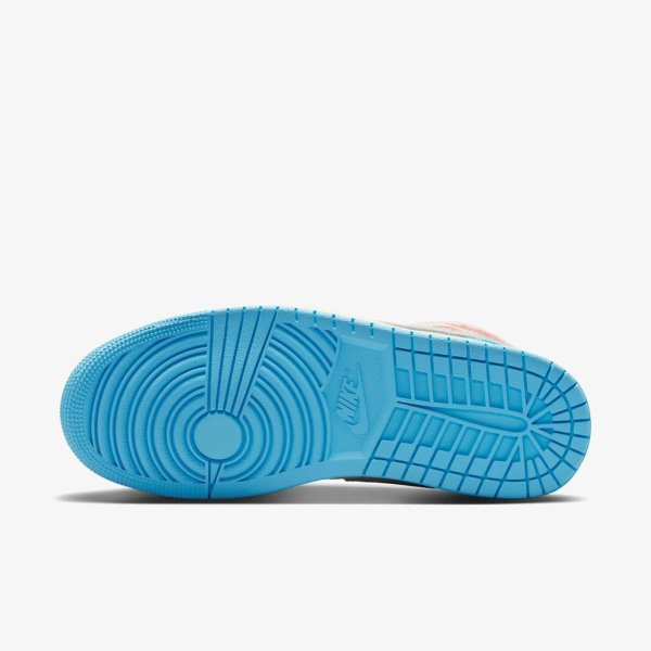 Жіночі кросівки WMNS AIR JORDAN 1 MID
