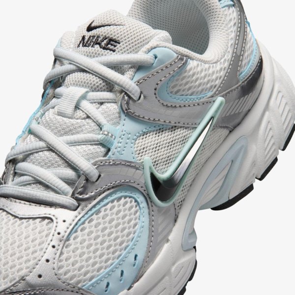 Жіночі кросівки NIKE V5 RNR SHOES