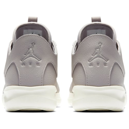 Кроссовки для баскетбола Nike AIR JORDAN FIRST CLASS