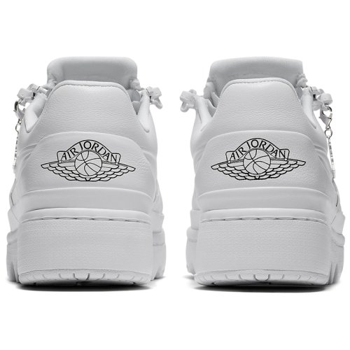 Кроссовки NIKE W AIR JORDAN 1 JESTER XX LOW