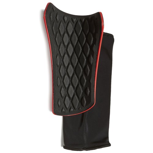 Футбольные щитки Adidas Predator 20