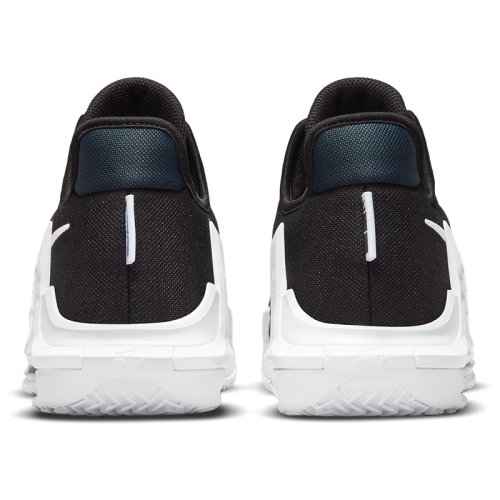 Кросівки NIKE LeBron WITNESS VI
