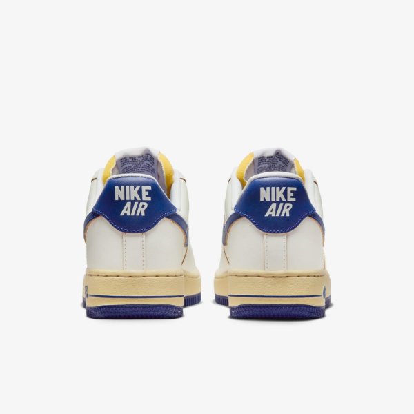 Жіночі кросівки NIKE WMNS AIR FORCE 1 07