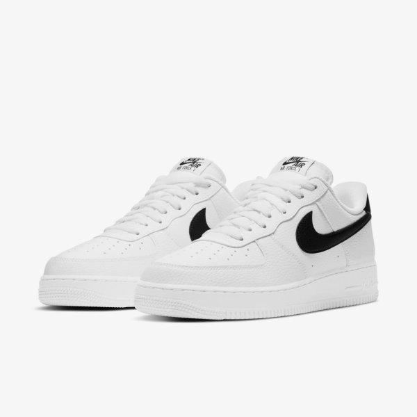 Чоловічі кросівки NIKE AIR FORCE 1 07 WHITE / BLACK