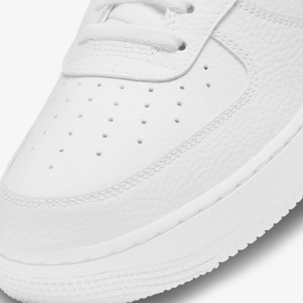 Чоловічі кросівки NIKE AIR FORCE 1 07 WHITE / BLACK